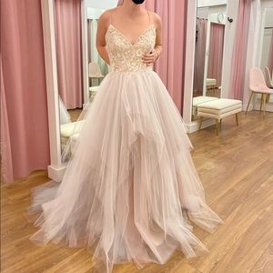 Hayley Paige Nicoletta Alabaster Wedding Dress